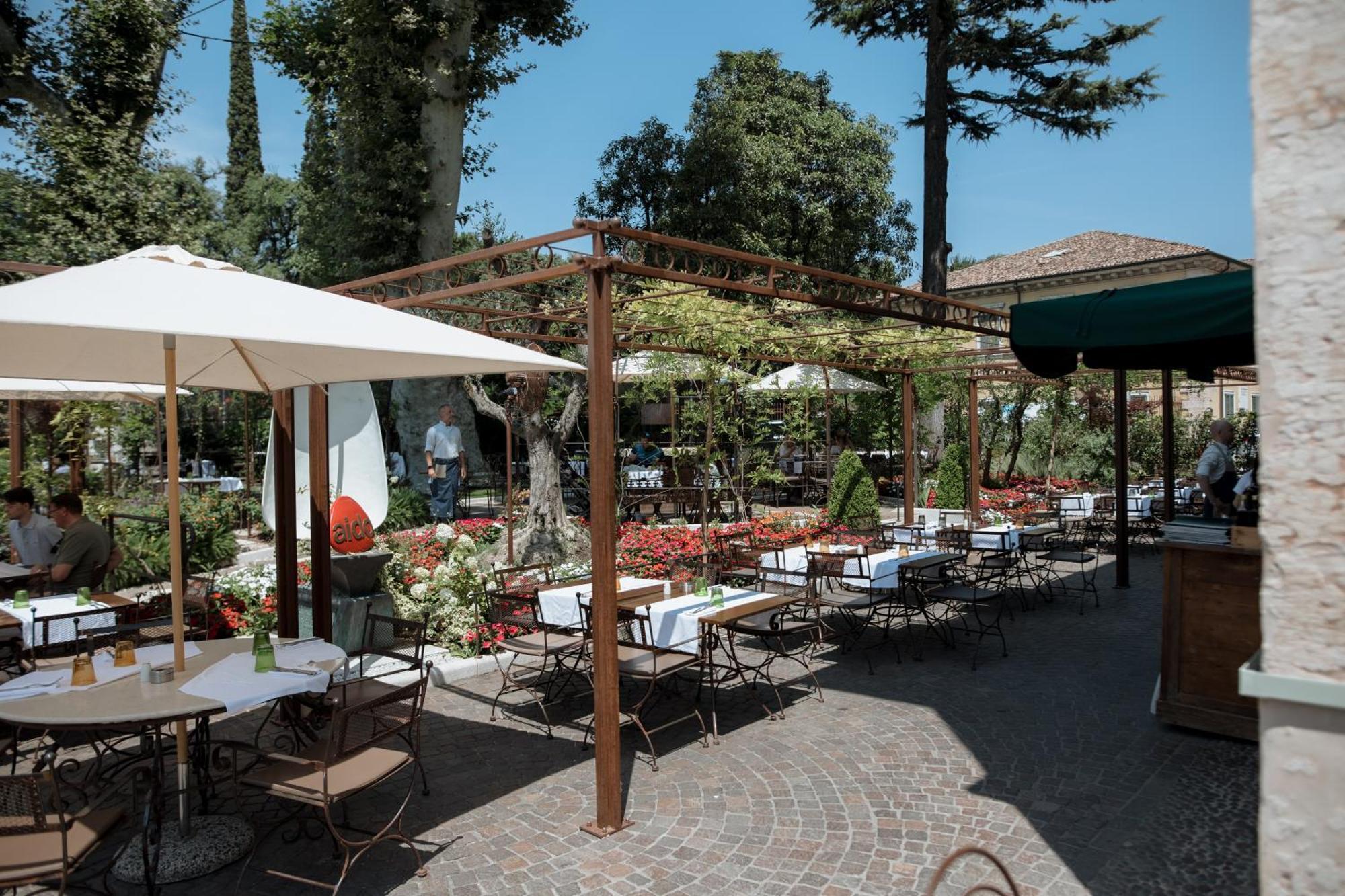 Hotel Pavillon & *